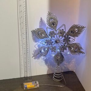 14” Glitter Metal Jewel Snowflake Tree Topper with lights battery